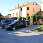 With A Parking Space Banjole, - 7242 プーラ