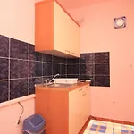Apartment With A Parking Space Banjole, - 7242 *