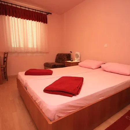 公寓 With A Parking Space Banjole, - 7242 *