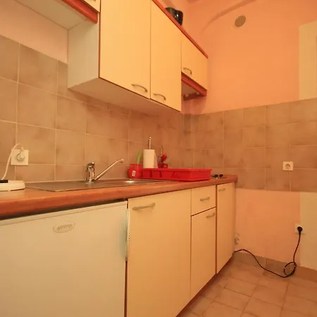 公寓 With A Parking Space Banjole, - 7242 *