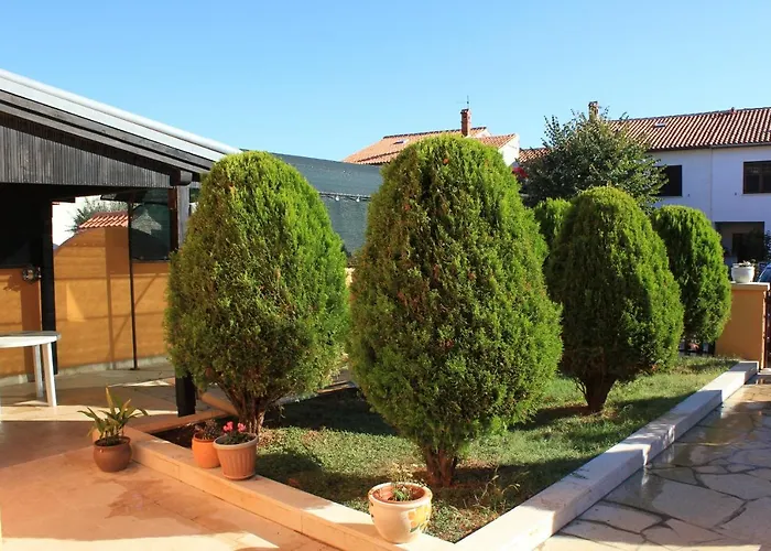 With A Parking Space Banjole, - 7242