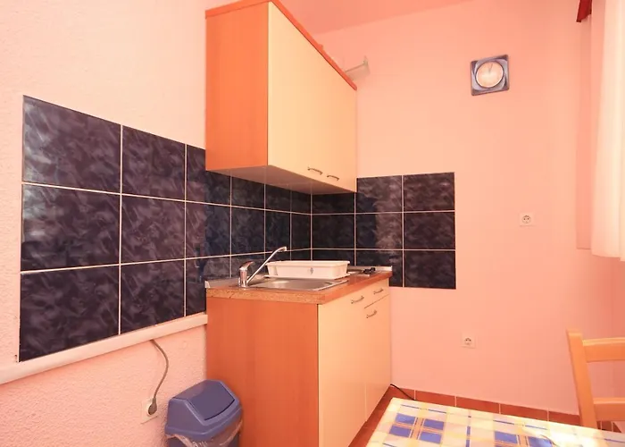 Lägenhet With A Parking Space Banjole, - 7242 *