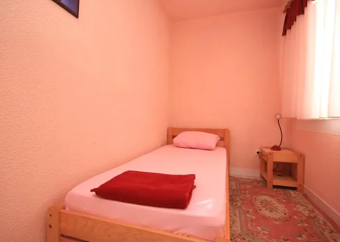 With A Parking Space Banjole, - 7242 Lägenhet *