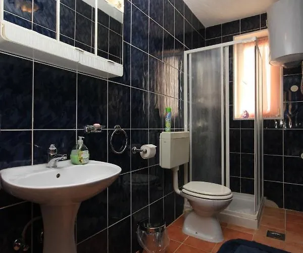 With A Parking Space Banjole, - 7242 * Pula