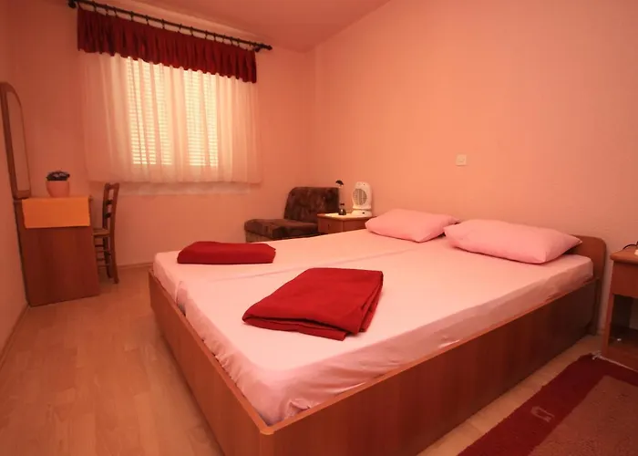 Lägenhet With A Parking Space Banjole, - 7242 *