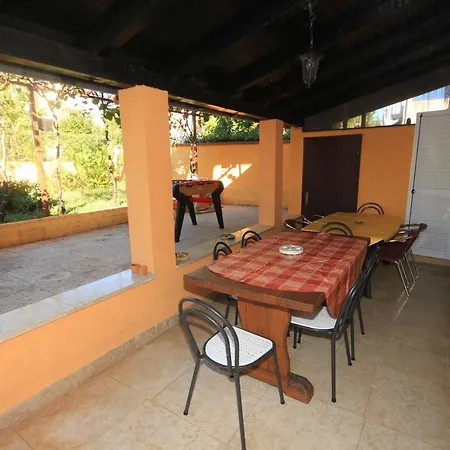 With A Parking Space Banjole, - 7242 Apartman *