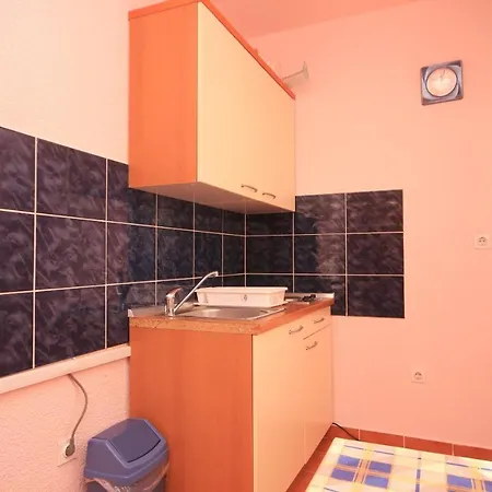 Appartamento With A Parking Space Banjole, - 7242 *