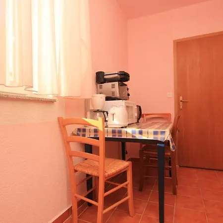 With A Parking Space Banjole, - 7242 Apartman *