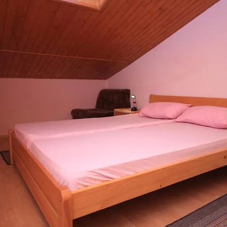 With A Parking Space Banjole, - 7242 Appartamento Pola