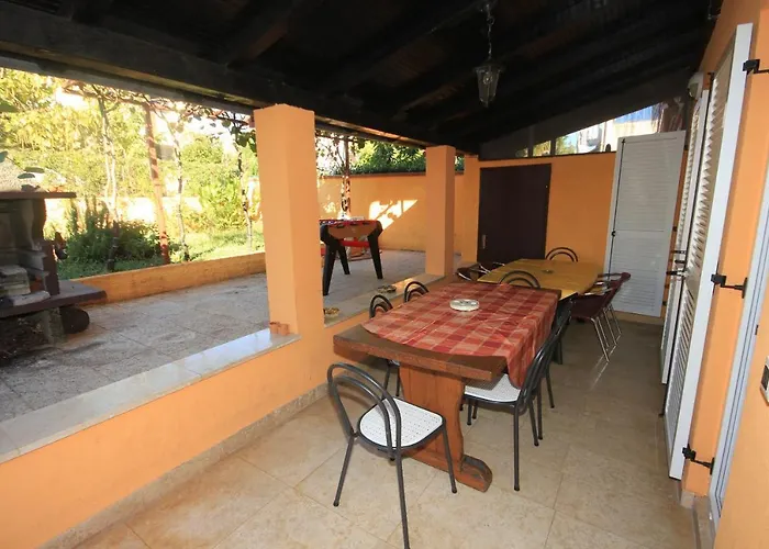 With A Parking Space Banjole, - 7242 Appartement *