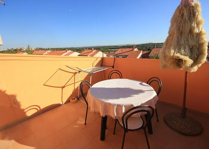 With A Parking Space Banjole, - 7242 Appartement *